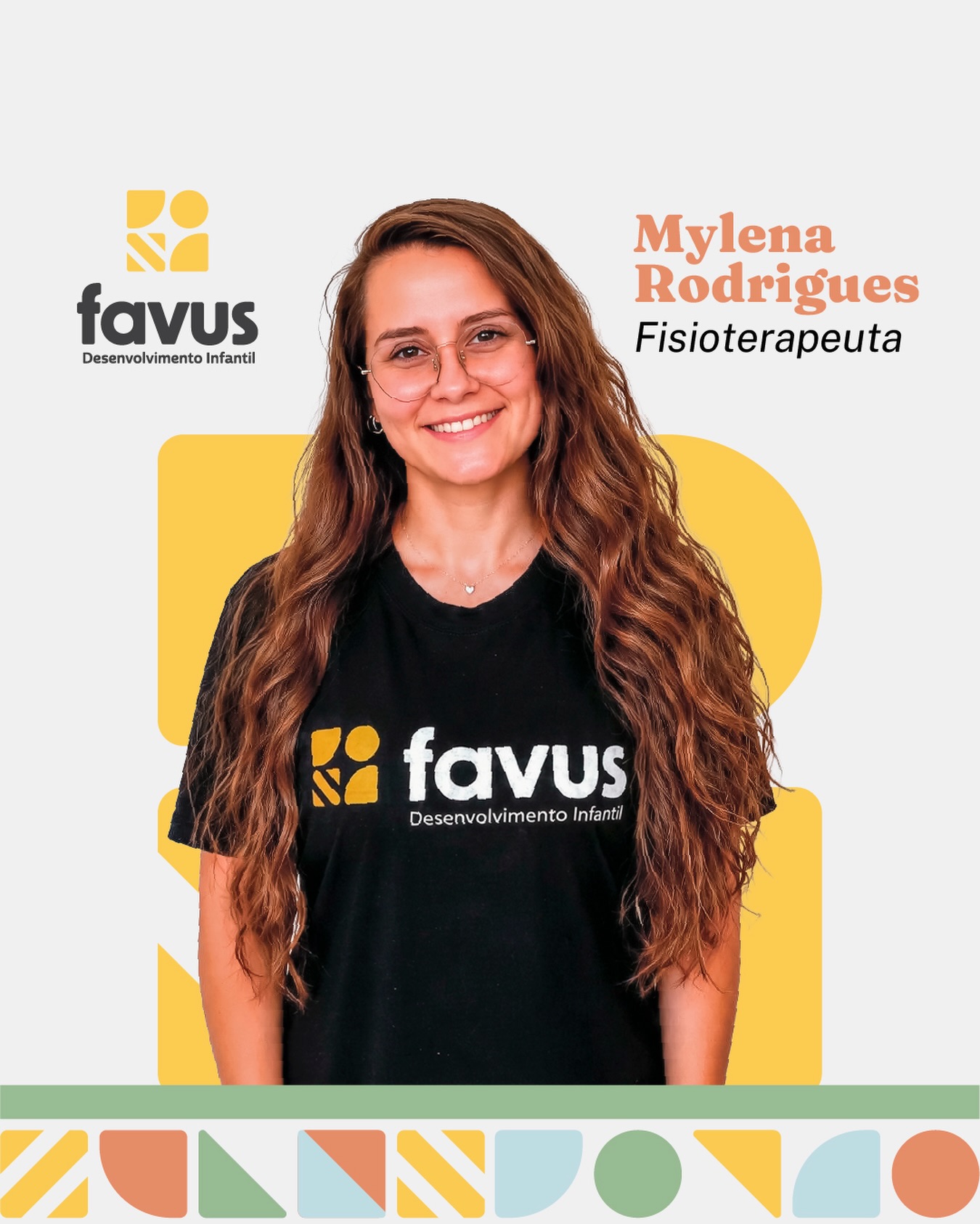 🐝 Mylena Rodrigues, fisioterapeuta e supervisora da área na Favus, dedica-se há mais de 4 anos ao desenvolvimento infantil, acompanhando crianças e suas famílias por meio de intervenções individualizadas, acolhedoras e baseadas em evidências.🎓 Pós-graduada em Fisioterapia no Transtorno do Espectro Autista, possui formação em Conceito Bobath, além de capacitação em Fisioterapia Respiratória Pediátrica, conhecimentos que fortalecem sua atuação clínica no desenvolvimento neuropsicomotor infantil e na reabilitação funcional.🧩 Sua prática é voltada ao acompanhamento de crianças neurodivergentes e de crianças com diferentes condições que impactam o desenvolvimento motor e funcional, sempre por meio de intervenções individualizadas, respeitando as necessidades, potencialidades e o ritmo de cada paciente.💛 Para Mylena, cada atendimento representa uma oportunidade de promover autonomia, funcionalidade e qualidade de vida, construindo estratégias terapêuticas em parceria com as famílias e com toda a equipe interdisciplinar.✨ Seu diferencial está na condução cuidadosa de cada plano terapêutico, acompanhando de forma contínua a evolução funcional da criança e ajustando as intervenções de acordo com seus objetivos e necessidades, sempre com responsabilidade técnica e olhar individualizado.🌟 Ter Mylena na nossa colmeia é motivo de orgulho. Além da excelência técnica, sua dedicação, comprometimento e cuidado fortalecem diariamente a qualidade da Fisioterapia que oferecemos às crianças e às famílias da Favus.👉 Venha conhecer de perto o nosso time. Quem cuida com verdade, transforma.