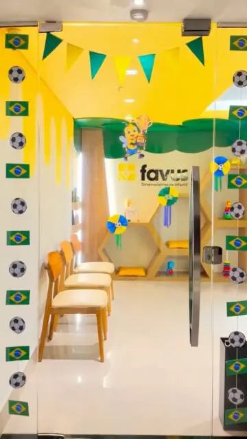 🏆 Na nossa Colmeia, já temos um time campeão.O Time Favus é formado por profissionais que, todos os dias, entram em campo com dedicação, conhecimento e muito carinho para transformar vidas.E, claro, a Copa também ganhou um cantinho especial por aqui! 🇧🇷⚽Vamos juntos na torcida por mais uma vitória do Brasil!🐝 Favus Desenvolvimento Infantil